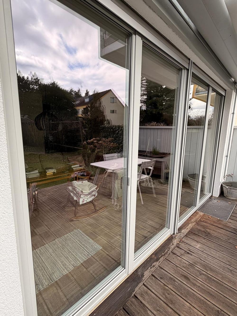 Nachher: klare, streifenfreie Terrassentür